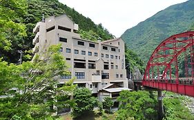 奥博克约马纳卡旅馆